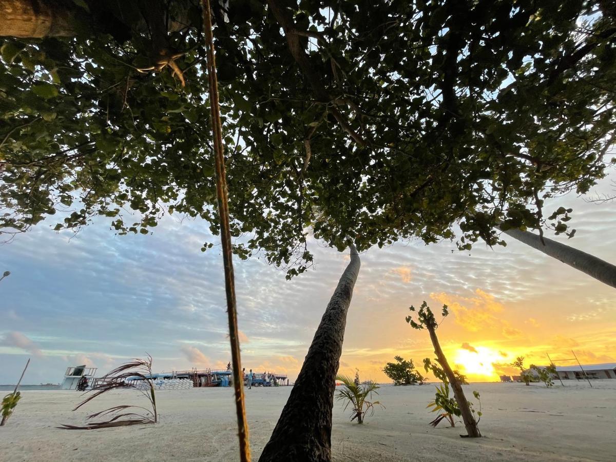 Готель La Isla Tropica Ґурайдгу Екстер'єр фото